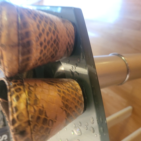 Women Stacy Adam's Snakeskin mules - Picture 3 of 3